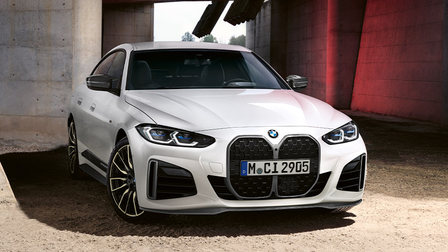 BMW 4 серії Gran Coupé G26 ICE, вид спереду в три чверті Аксесуари BMW M Performance на BMW 4 серії Coupé G26 ICE, Передня частина в три чверті