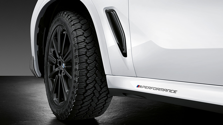 Наліпка з логотипом M Perfomance Аксесуари BMW M Performance, наліпка з логотипом M Perfomance