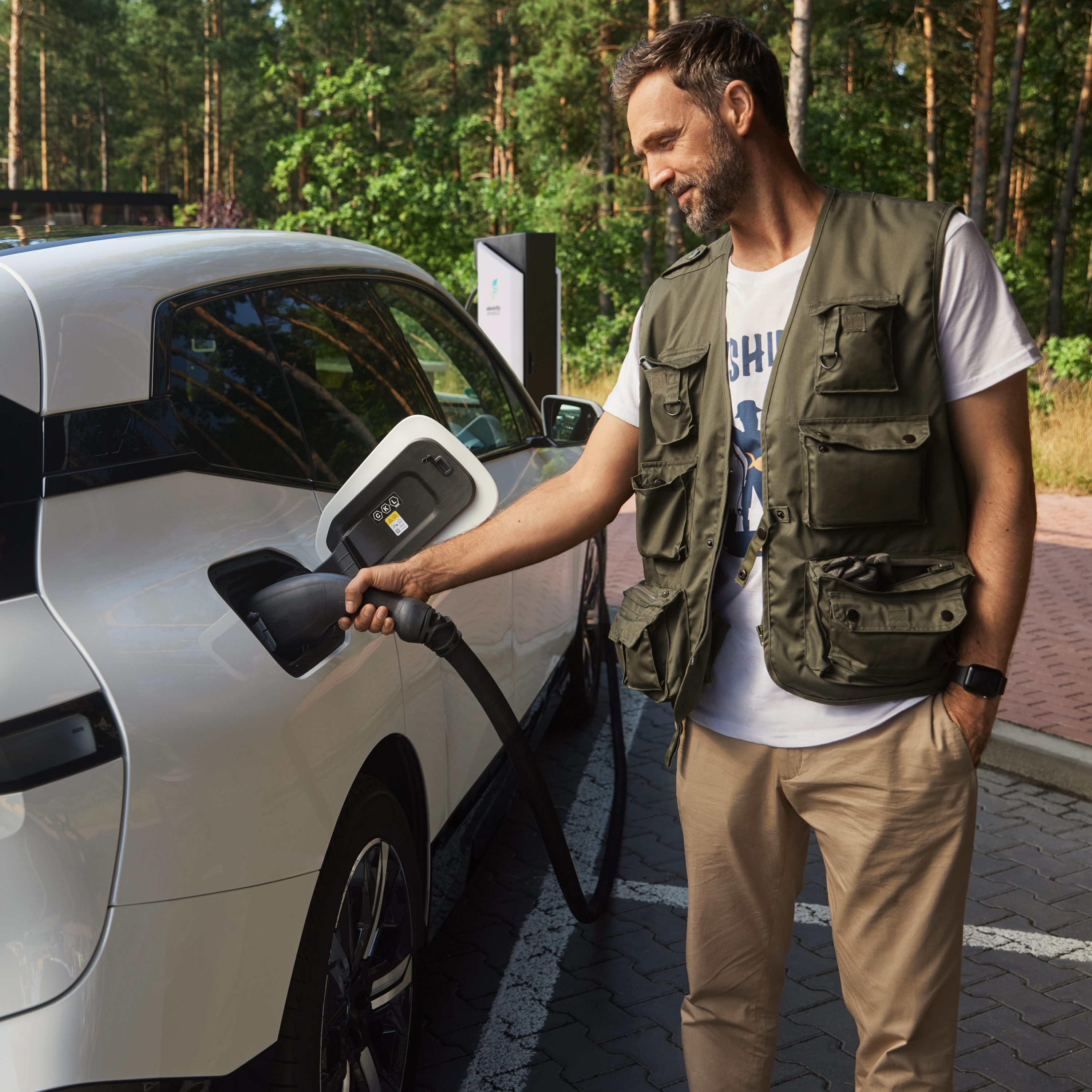 Громадське заряджання BMW, пункти заряджання