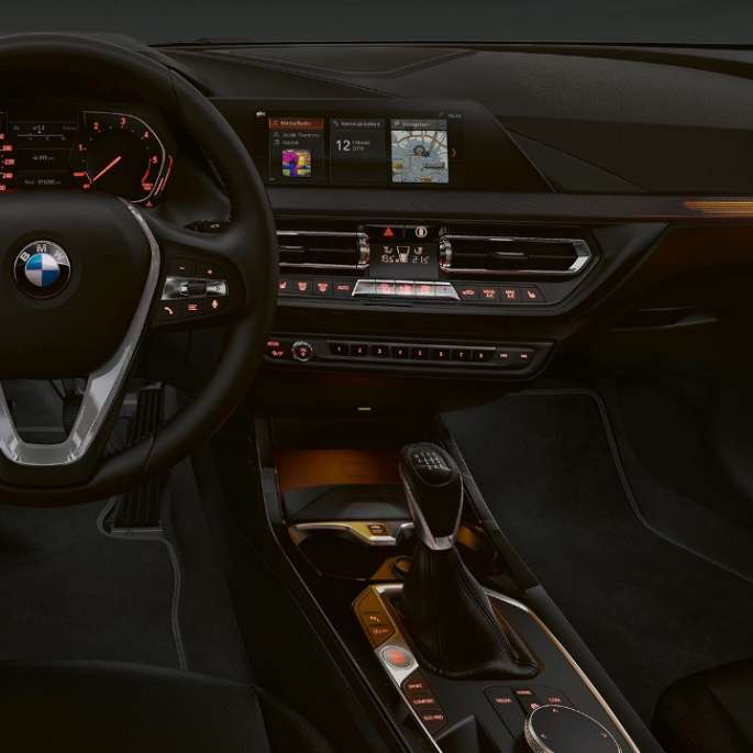 Модель BMW 1 серії Advantage, обробка салону “Illuminated Berlin.