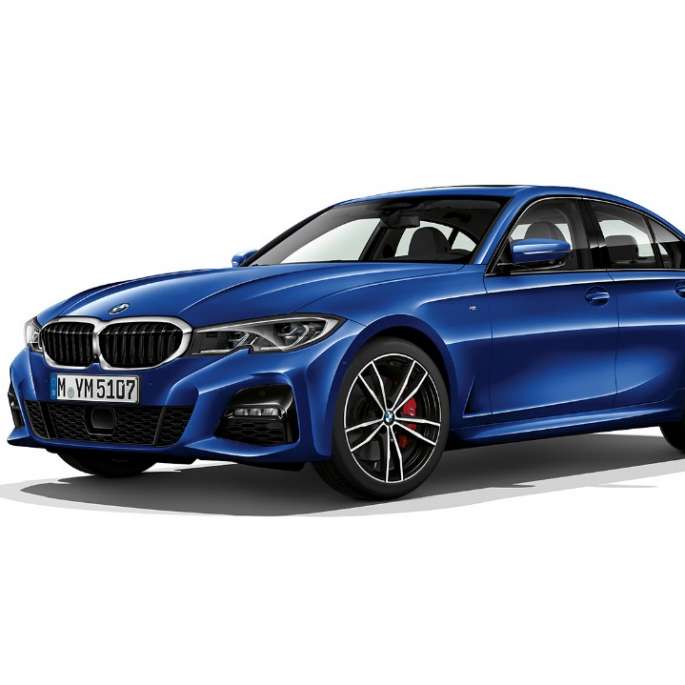 Боковий знімок BMW 3 серії Седан M Sport.