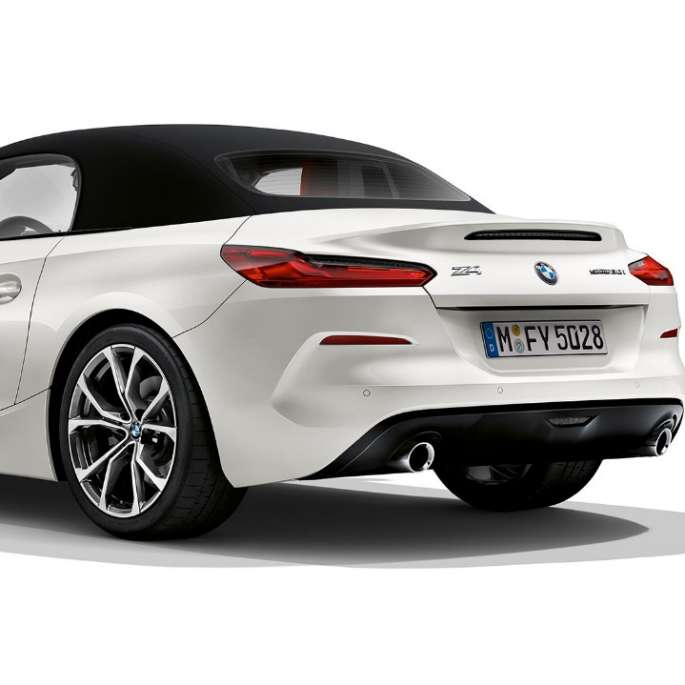 BMW Z4 Родстер Sport Line BMW Z4 Родстер Sport Line, задній знімок три чверті