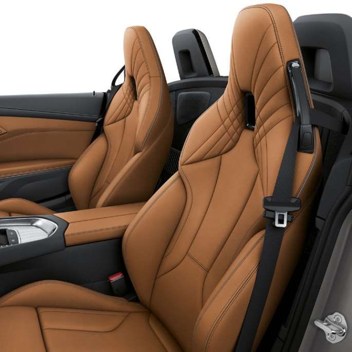 BMW Z4 Родстер M40i BMW Z4 Родстер M40i: передні сидіння