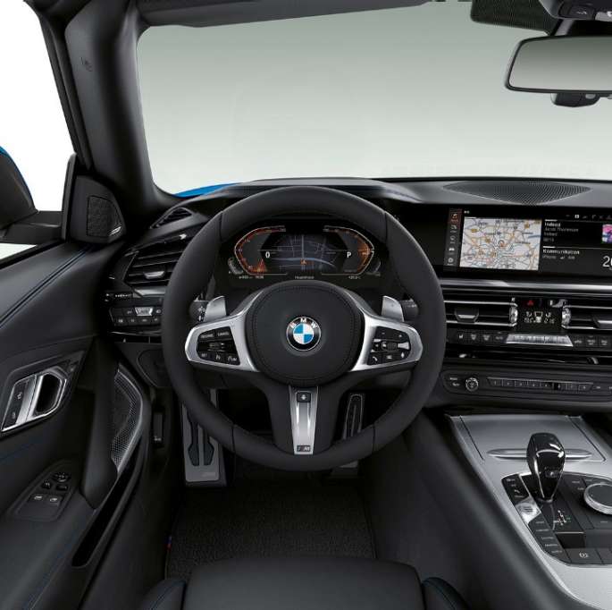 BMW Z4 Родстер Пакет M Sport BMW Z4 Родстер Пакет M Sport, рульове колесо та водійське місце