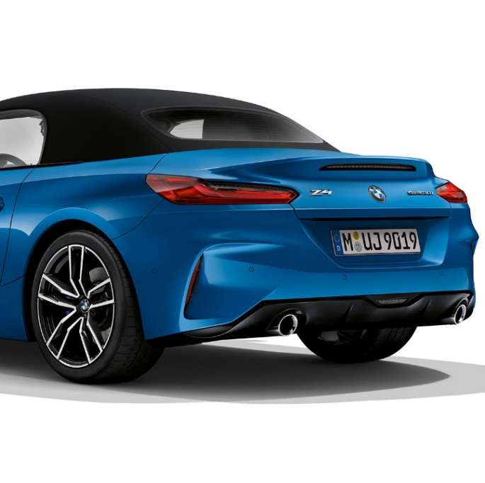 BMW Z4 Родстер Пакет M Sport BMW Z4 Родстер Пакет M Sport, задній знімок три чверті